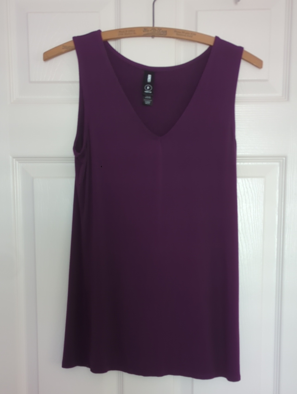 Agnes & Dora Sleeveless V-Neck Tank Top in Deep Purple Plum Size S